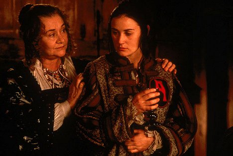 Joan Plowright, Demi Moore - The Scarlet Letter - Photos