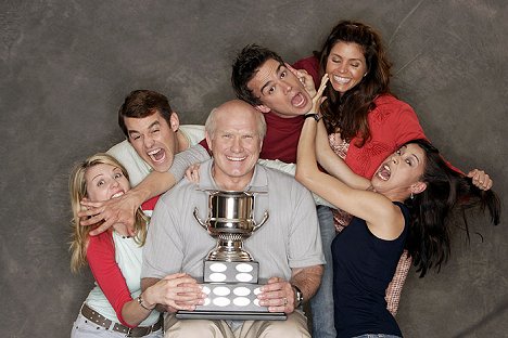 Jennifer Robertson, Nicholas Brendon, Terry Bradshaw, Christopher Gorham, Charisma Carpenter, Mayko Nguyen - Családi kupa - Promóció fotók