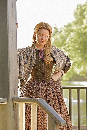 Elizabeth Banks - Comanche Moon - Photos