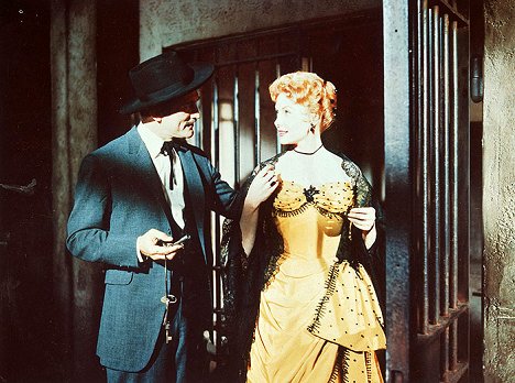 Kirk Douglas, Rhonda Fleming - Gunfight at the O.K. Corral - Photos