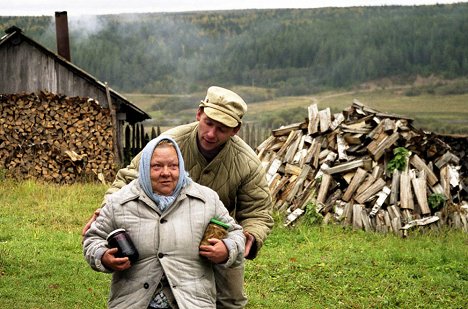 Anna Ovsyannikova, Владимир Кулаков - Großmütterchen - Filmfotos