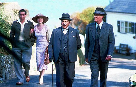 Michael Higgs, Tamzin Malleson, David Suchet, Hugh Fraser - Agatha Christie's Poirot - Varjossa auringon alla - Kuvat elokuvasta