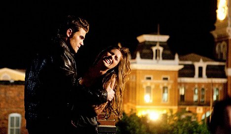 Paul Wesley, Kayla Ewell - The Vampire Diaries - The Night of the Comet - Photos
