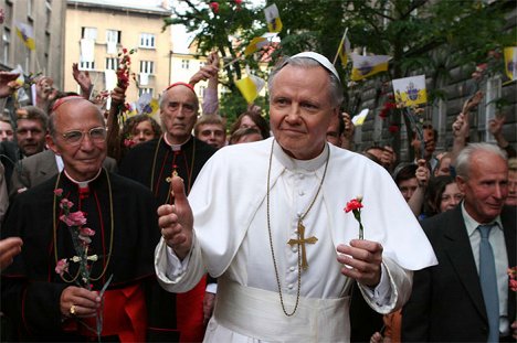 Ben Gazzara, Christopher Lee, Jon Voight - Pope John Paul II - De la película