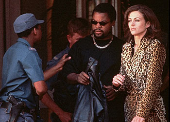 Ice Cube, Elizabeth Hurley - Nebezpečná pôda - Z filmu