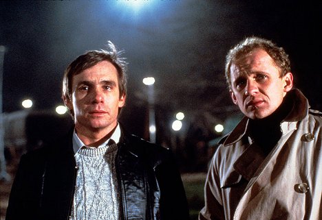 Steve Railsback, Peter Firth - Lifeforce - Photos