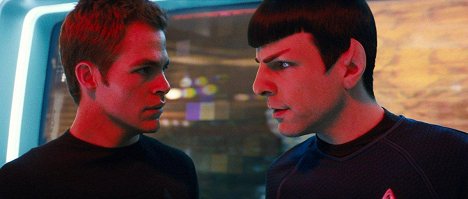 Chris Pine, Zachary Quinto - Star Trek - Van film