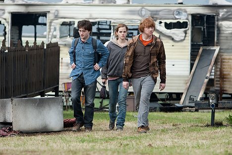 Daniel Radcliffe, Emma Watson, Rupert Grint - Harry Potter a Dary smrti - 1. - Z filmu