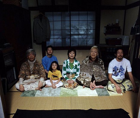 Maya Banno, Satomi Tezuka, 浅野忠信 - Taste of Tea, The - Filmfotos