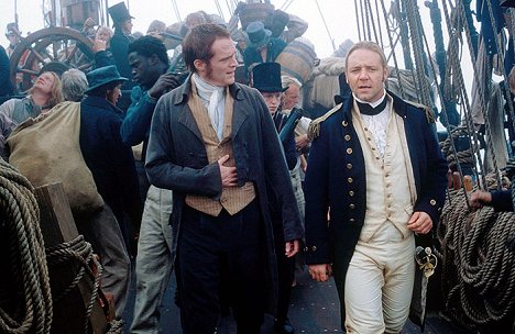 Paul Bettany, Russell Crowe - Master and Commander: The Far Side of the World - Photos