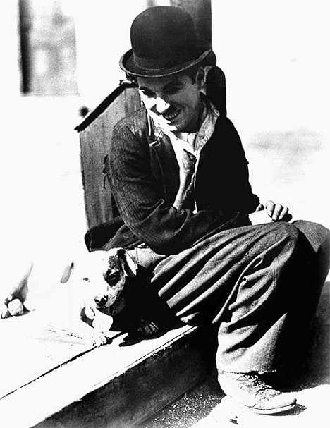 Charlie Chaplin - Pieskie życie - Z filmu