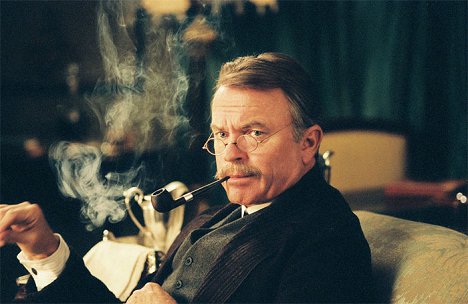 Sam Neill - Angel - Photos