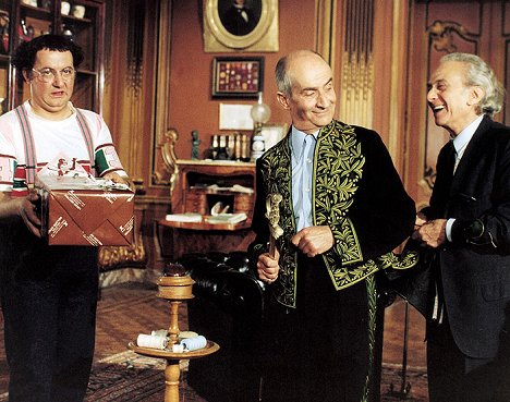 Coluche, Louis de Funès, Marcel Dalio - The Wing and the Thigh - Photos