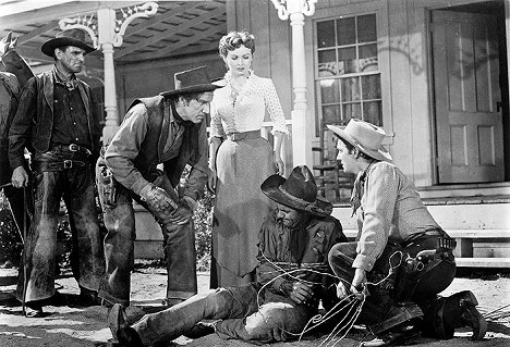 Richard Boone, Jeanne Crain, William Campbell - Man Without a Star - Photos