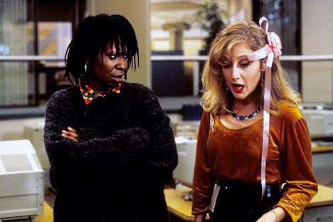 Whoopi Goldberg, Carol Kane - Jumpin' Jack Flash - Filmfotók