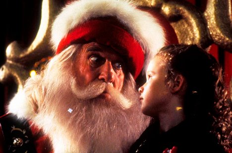 Leslie Nielsen, Thora Birch - All I Want for Christmas - Photos