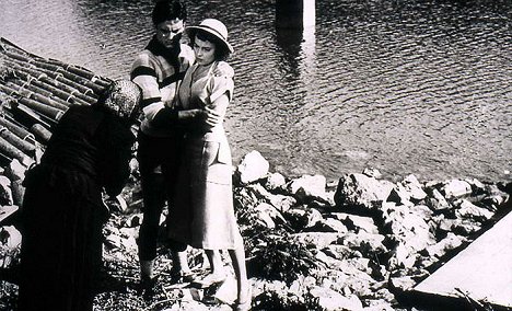 Franco Interlenghi, Vera Talchi - Le Petit Monde de Don Camillo - Film