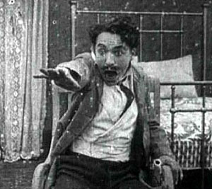 Charlie Chaplin - Chaplin obětí nešťastné lásky - Z filmu