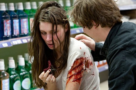 Rooney Mara, Kyle Gallner - A Nightmare on Elm Street - Filmfotos