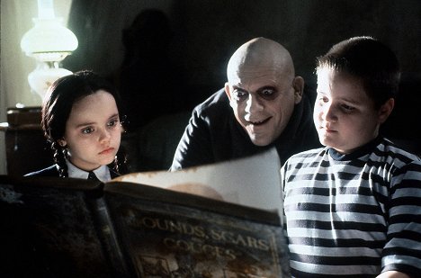 Christina Ricci, Christopher Lloyd, Jimmy Workman - Die Addams Family - Filmfotos