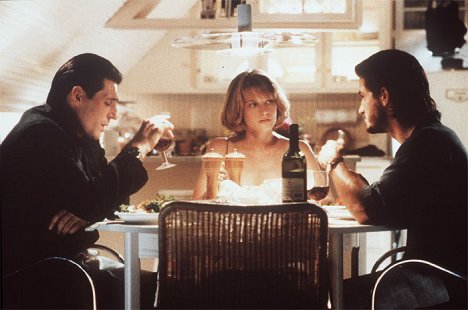 Gabriel Byrne, Bridget Fonda, Dermot Mulroney - Codename: Nina - Filmfotos