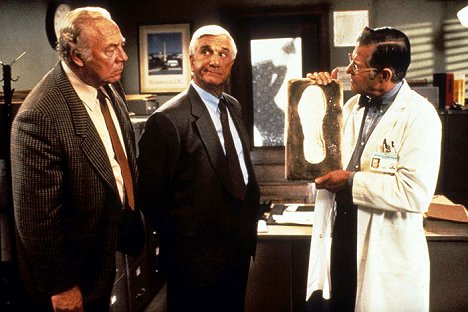 George Kennedy, Leslie Nielsen - The Naked Gun 2 1/2: The Smell of Fear - Photos