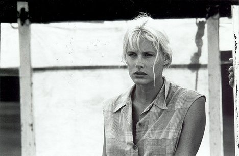 Daryl Hannah - At Play in the Fields of the Lord - Filmfotos