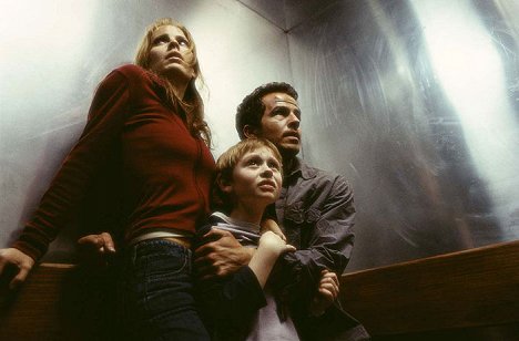 Emma Caulfield Ford, Lee Cormie, Chaney Kley - Darkness Falls - Photos
