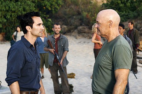 Nestor Carbonell, Terry O'Quinn - Lost - Photos