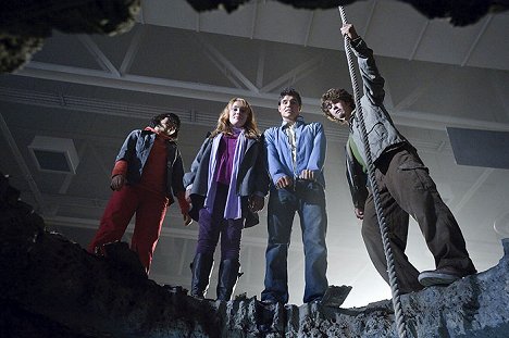 Hayley Kiyoko, Kate Melton, Robbie Amell, Nick Palatas - The Scooby-Doo! Mystery Begins - Z filmu