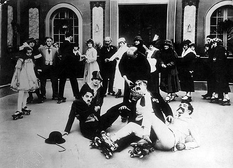 Charlie Chaplin, Edna Purviance, Eric Campbell, Albert Austin - A görkorcsolyázó - Filmfotók