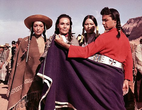Dolores del Rio, Sal Mineo - Cheyenne - Filmfotos