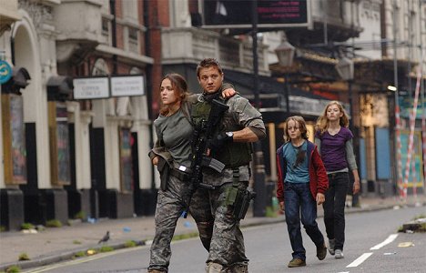 Rose Byrne, Jeremy Renner, Imogen Poots - 28 tygodni później - Z filmu