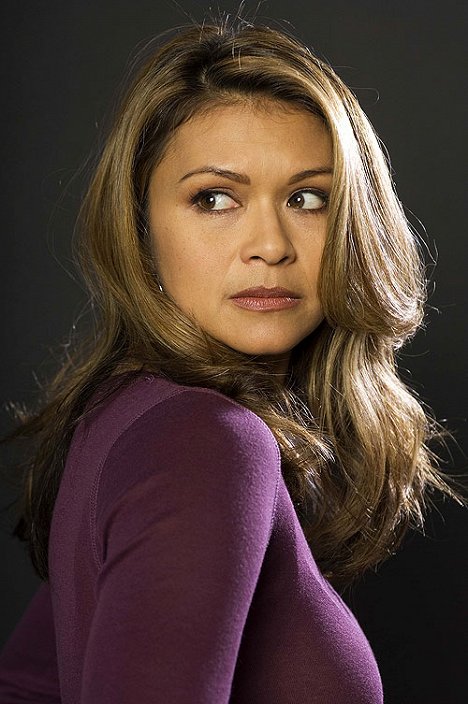 Nia Peeples - Connors' War - Photos