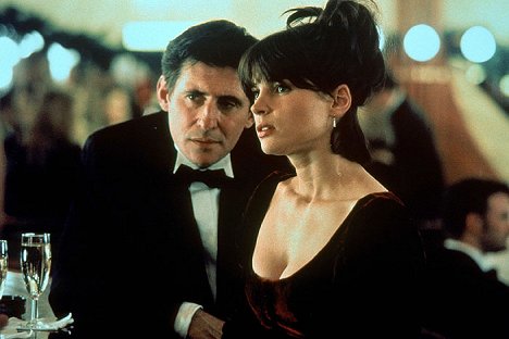 Gabriel Byrne, Julia Ormond - Smilla's Sense of Snow - Kuvat elokuvasta