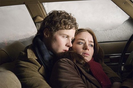 Ashton Holmes, Emily Blunt - Wind Chill - Van film