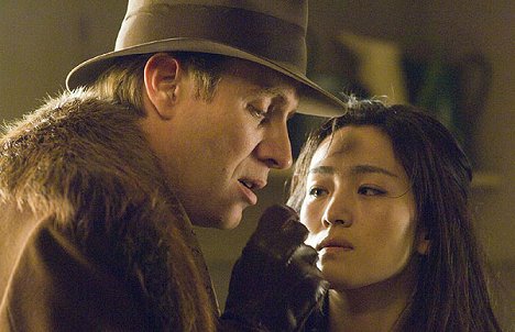 Rhys Ifans, Li Gong - Hannibal Lecter - Les origines du mal - Film