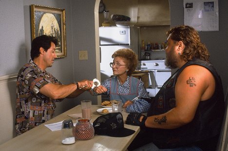 Sylvester Stallone, Estelle Getty - Állj, vagy lő a mamám! - Filmfotók