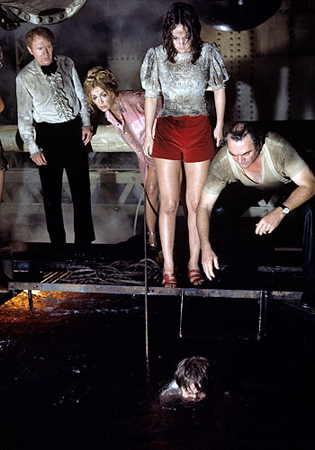 Red Buttons, Stella Stevens, Pamela Sue Martin, Ernest Borgnine - Poseidon Inferno - Filmfotos