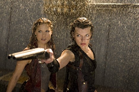 Ali Larter, Milla Jovovich - Resident Evil : Afterlife 3D - Film