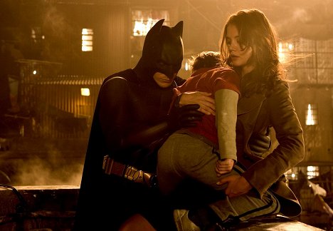 Christian Bale, Katie Holmes - Batman Begins - Photos