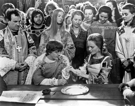 Colin Blakely, David Hemmings, Sinéad Cusack, Prunella Ransome - Alfred the Great - Photos
