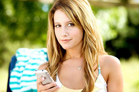 Ashley Tisdale - Aliens in the Attic - Photos