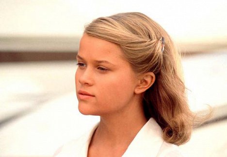 Reese Witherspoon - A Far Off Place - Film