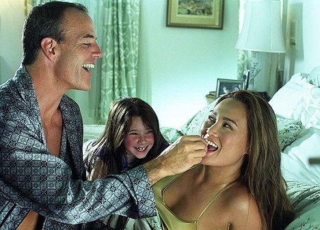 Richard Burgi, Tia Carrere - Torn Apart - Z filmu