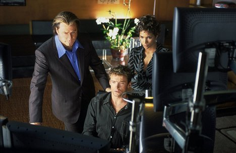 John Travolta, Hugh Jackman, Halle Berry - Swordfish: Operace Hacker - Z filmu