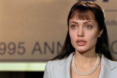 Angelina Jolie - Beyond Borders - Photos