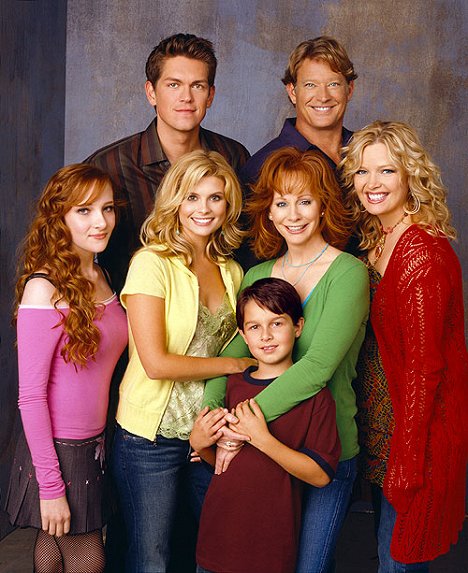 Scarlett Pomers, Steve Howey, JoAnna Garcia Swisher, Mitch Holleman, Reba McEntire, Christopher Rich, Melissa Peterman