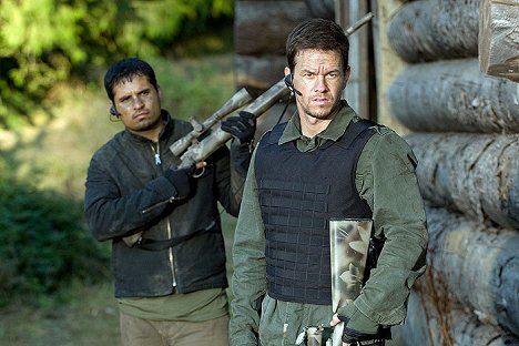 Michael Peña, Mark Wahlberg - Shooter - Photos