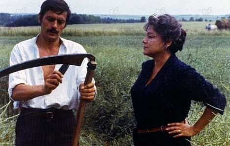 Alain Delon, Simone Signoret - La Veuve Couderc - Film